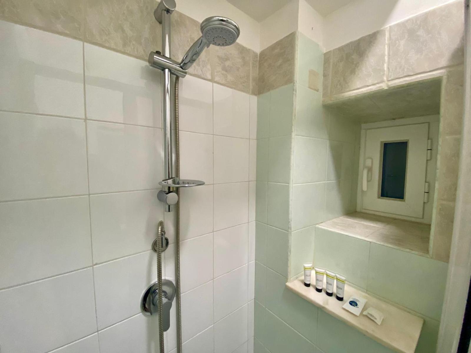 Ferienwohnung Petit Bijou Civitavecchia Exterior foto